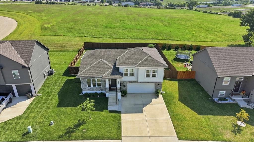 1203 3rd Street, Oak Grove, MO: listing photo 2