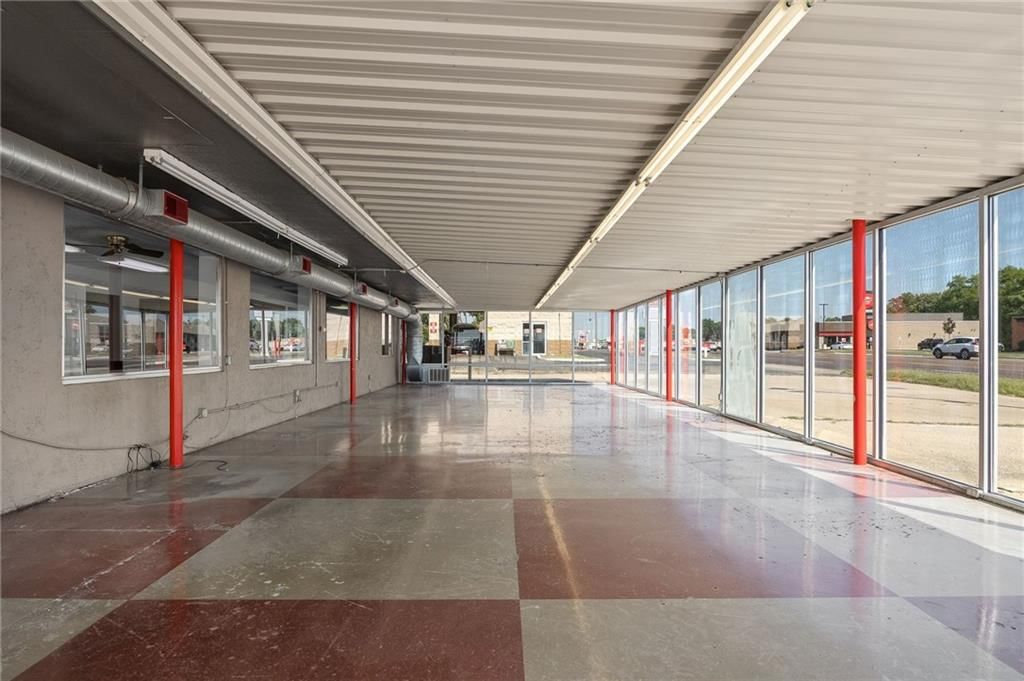 1710 S Belt Highway — photo 11