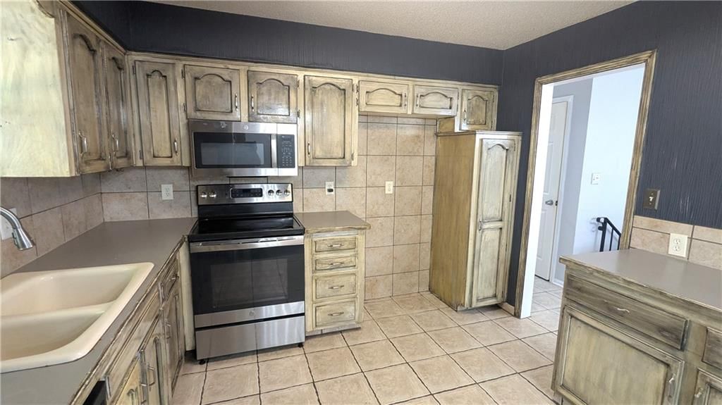 1108 NE 10th Street — photo 21