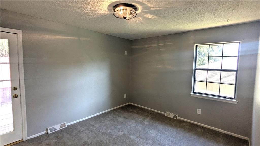 1108 NE 10th Street — photo 33