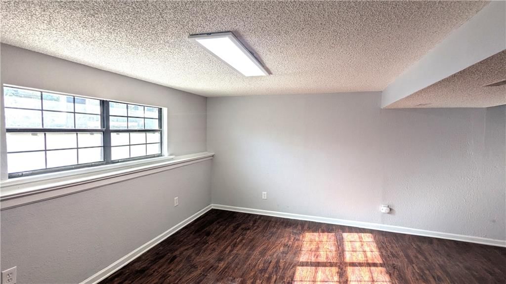 1108 NE 10th Street — photo 38