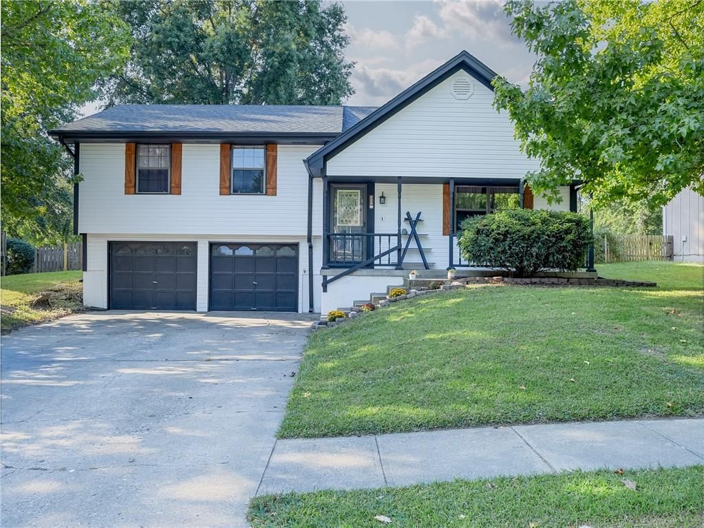 409 NE Crescent Street — photo 1