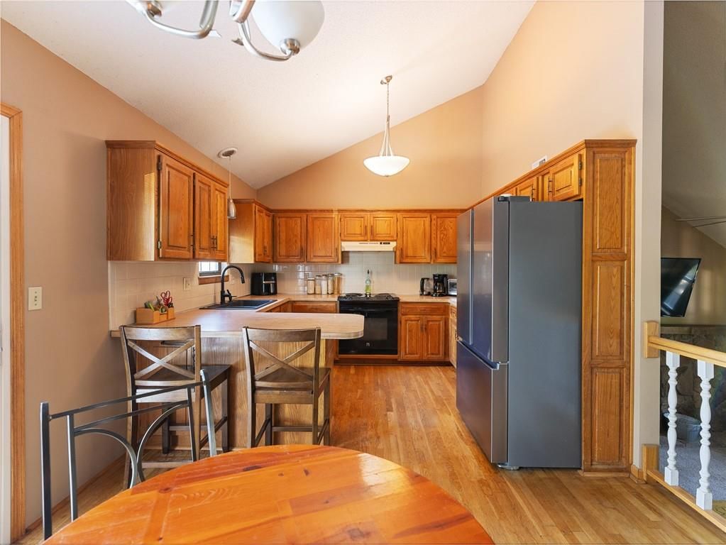 409 NE Crescent Street — photo 5