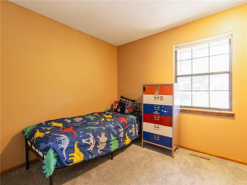 409 NE Crescent Street — photo 15