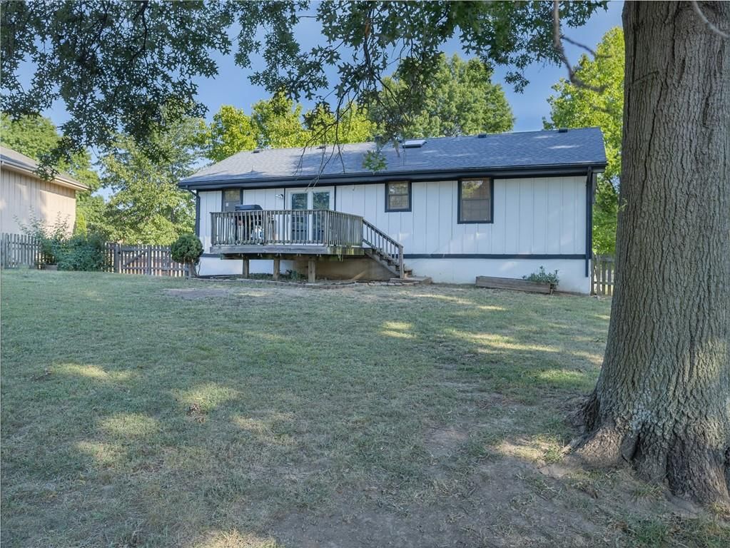 409 NE Crescent Street — photo 22
