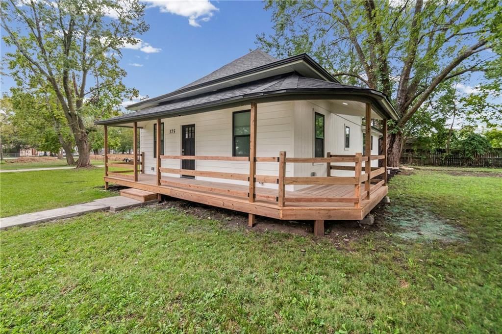 175 W 3rd Street, Holt, MO: listing photo 3