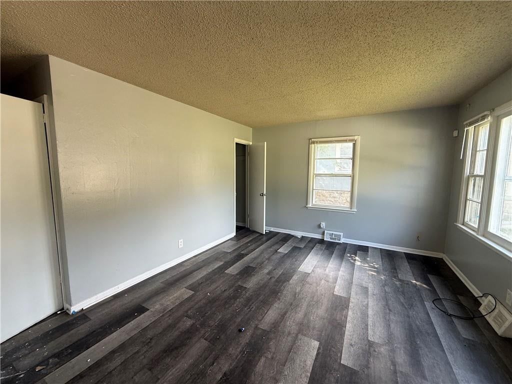 3909 E 58th Street — photo 2