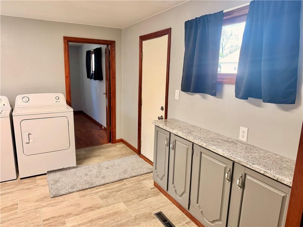 311 N Broadway Street — photo 6