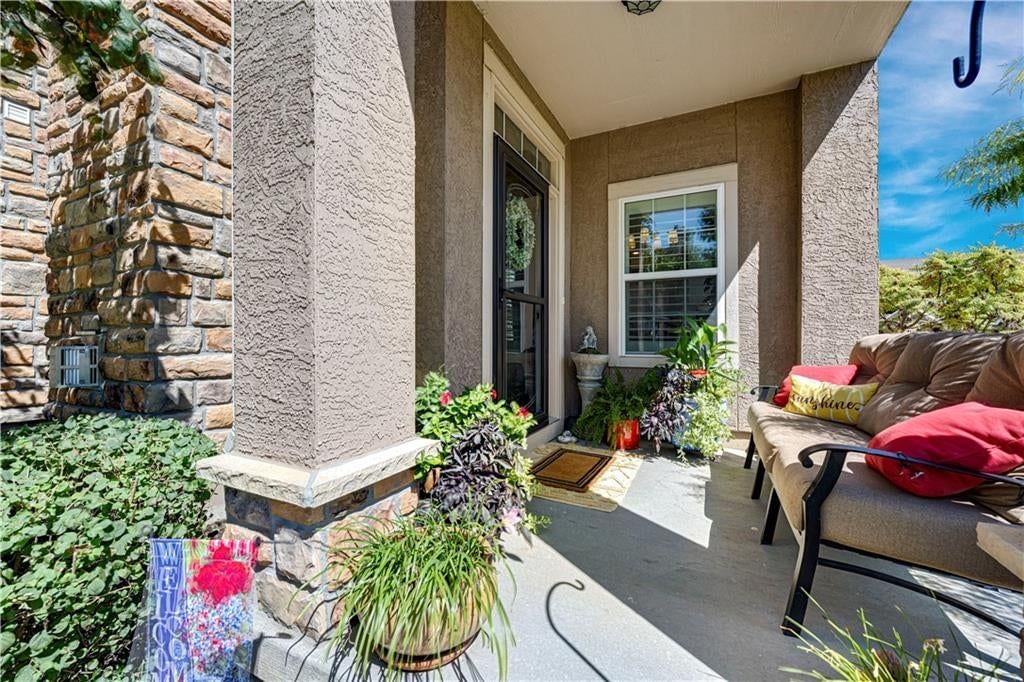 16010 Granada Street, Overland Park, KS: listing photo 3