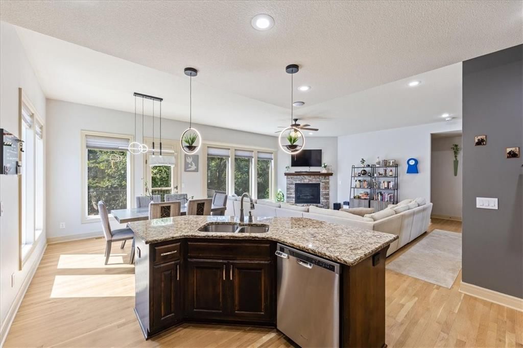 2473 W Elm Street — photo 11