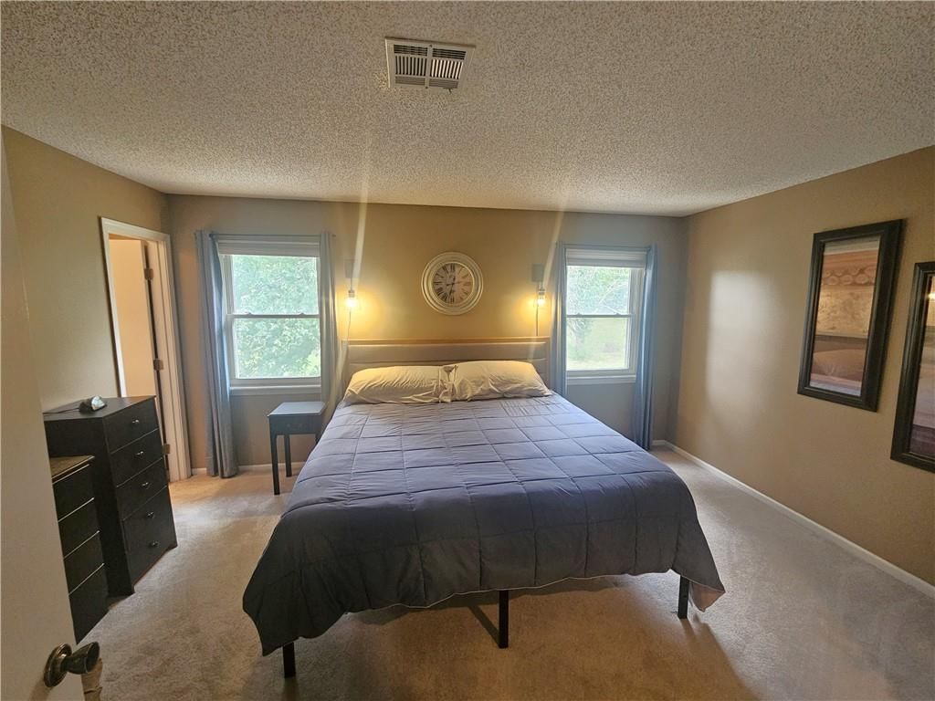 Photo 10 of 45 - 201 W Foxwood Drive, Raymore, MO 64083