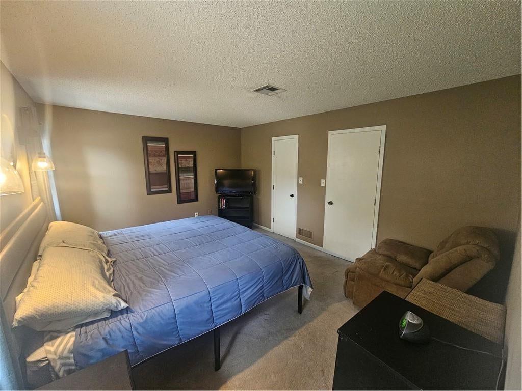 Photo 12 of 45 - 201 W Foxwood Drive, Raymore, MO 64083
