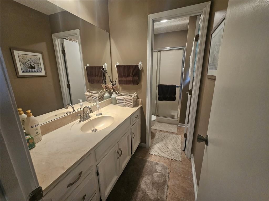 Photo 15 of 45, 201 W Foxwood Drive, Raymore, MO 64083