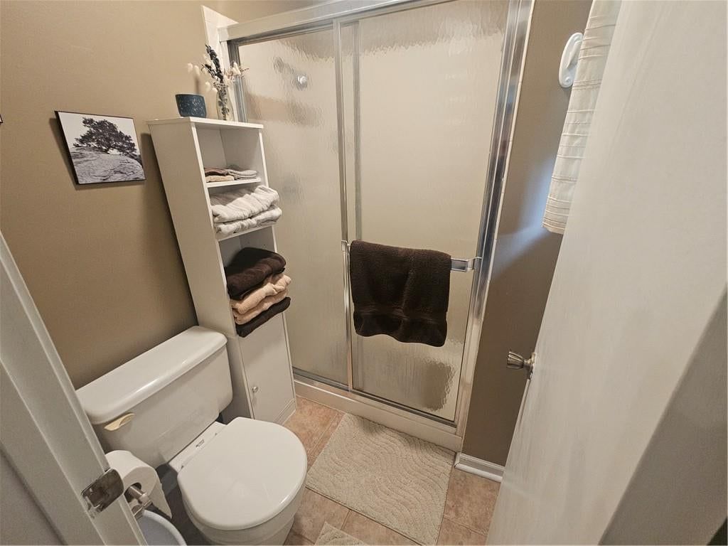 Photo 16 of 45 - 201 W Foxwood Drive, Raymore, MO 64083
