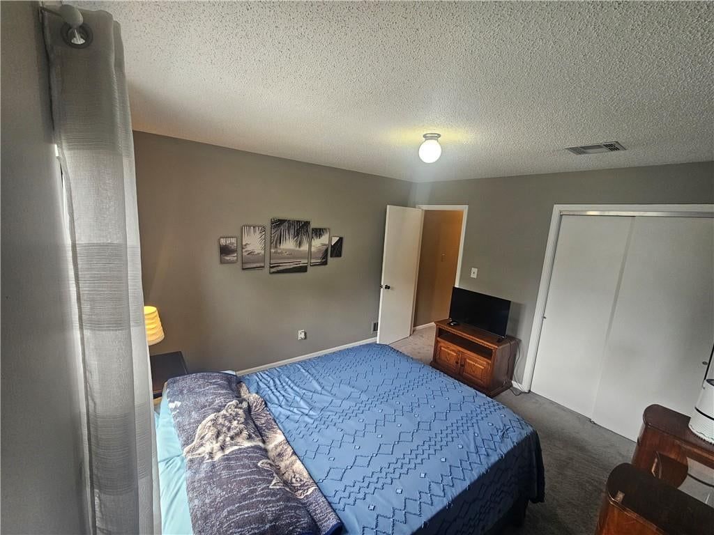 Photo 19 of 45 - 201 W Foxwood Drive, Raymore, MO 64083