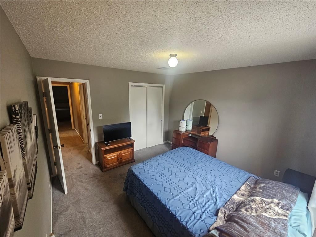 Photo 20 of 45 - 201 W Foxwood Drive, Raymore, MO 64083