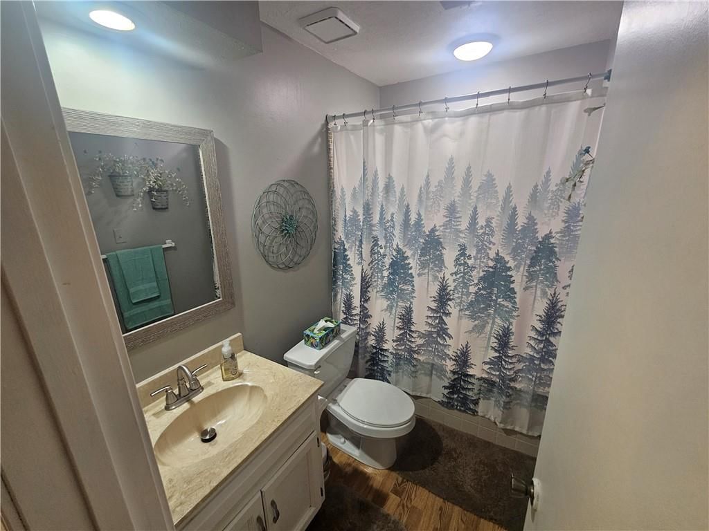 Photo 21 of 45 - 201 W Foxwood Drive, Raymore, MO 64083