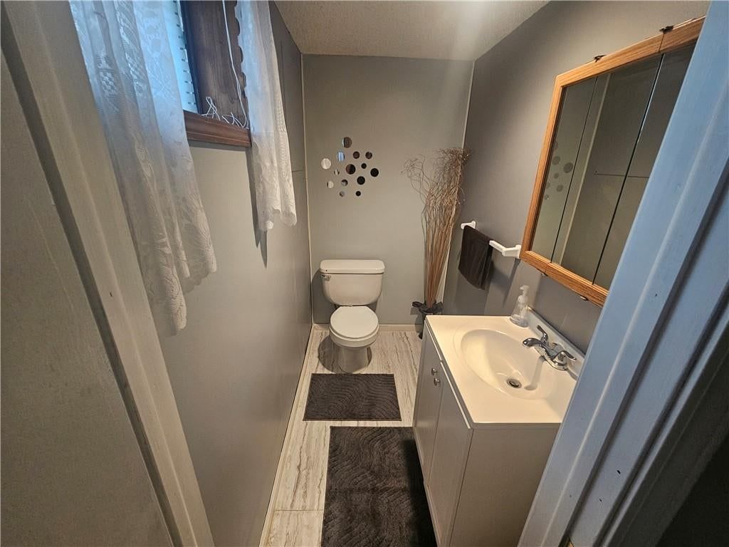 Photo 33 of 45 - 201 W Foxwood Drive, Raymore, MO 64083