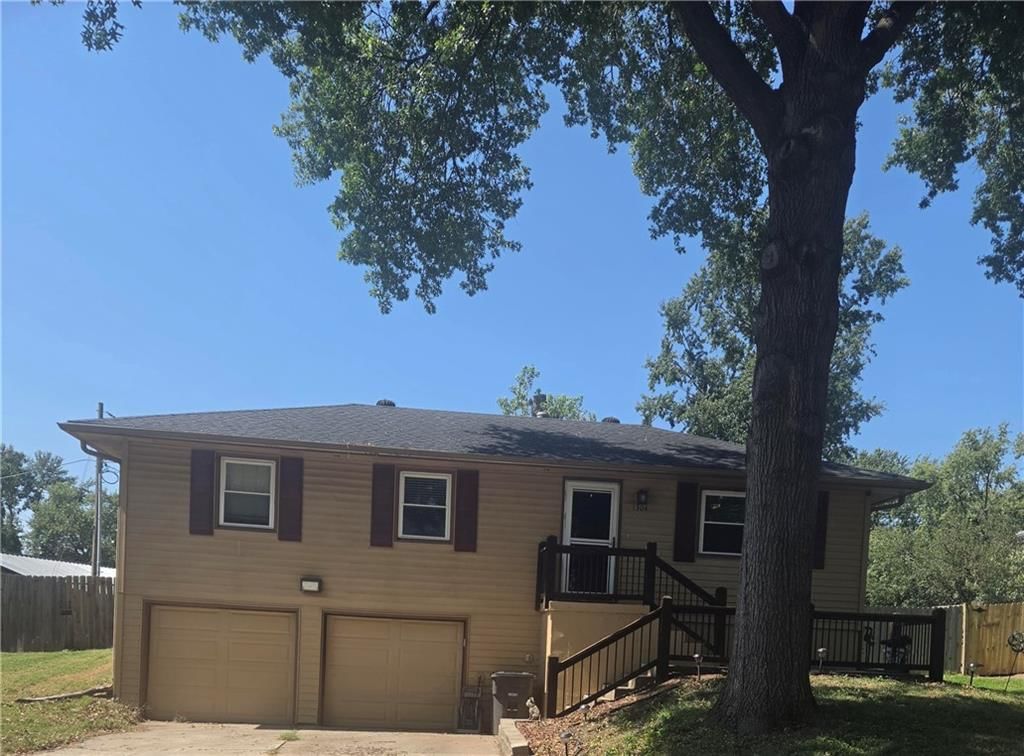 1304 CLARK Avenue, Independence, MO