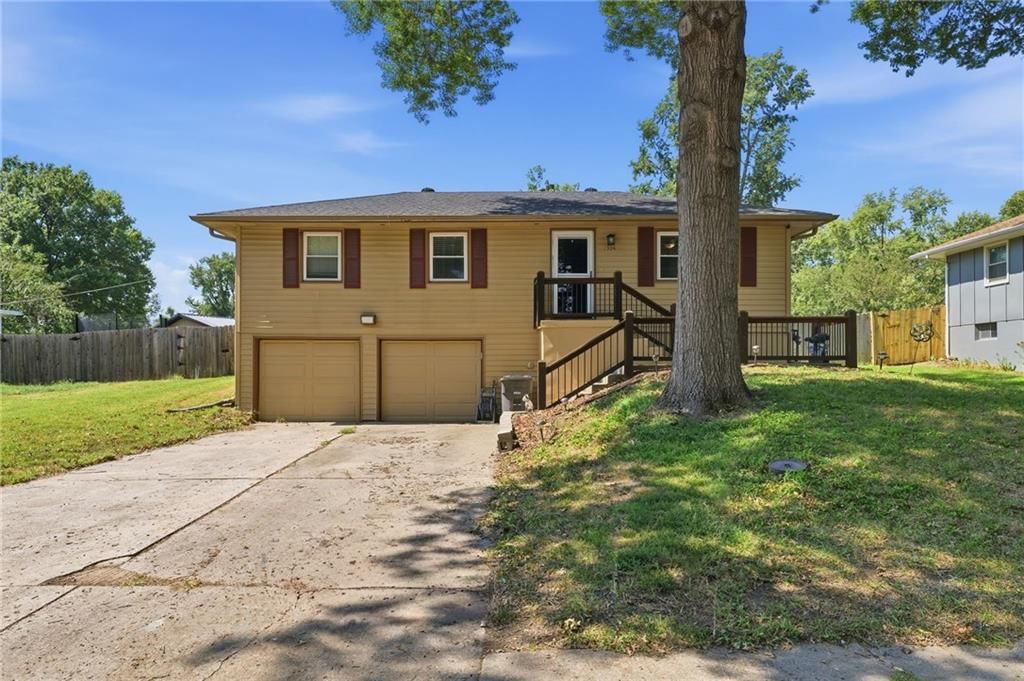 1304 CLARK Avenue, Independence, MO: listing photo 2