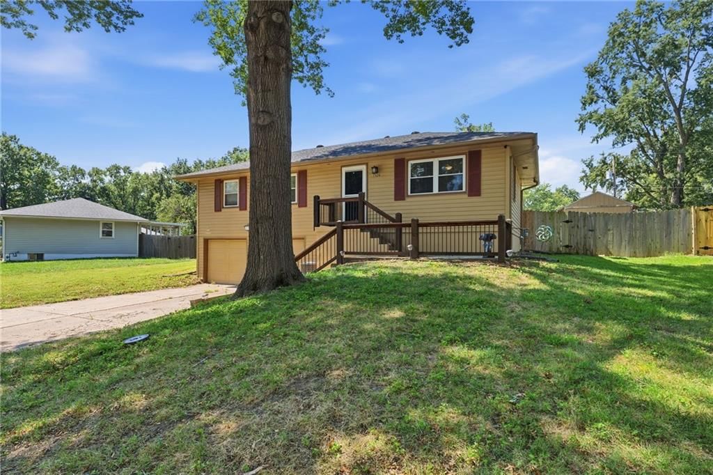 1304 CLARK Avenue, Independence, MO: listing photo 3