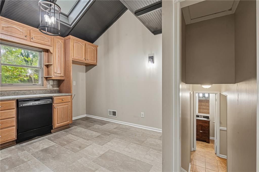 10600 NW 58th Street — photo 11