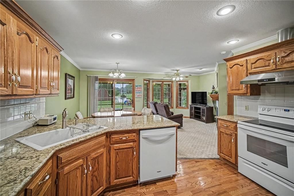 3010 Hirter Drive — photo 9