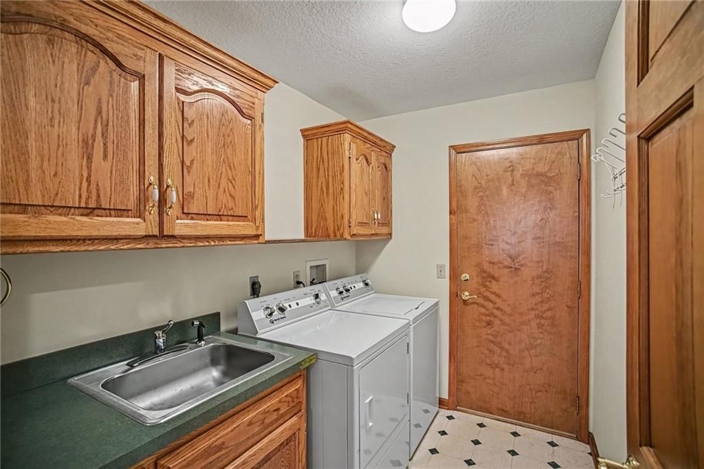 3010 Hirter Drive — photo 25