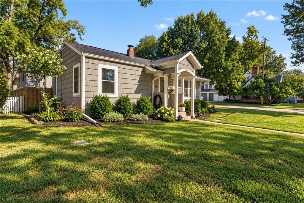 5943 El Monte Street, Fairway, KS: listing photo 2