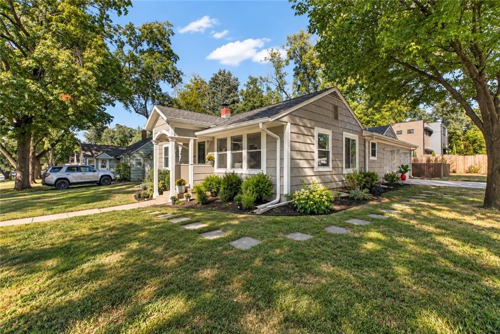 5943 El Monte Street, Fairway, KS: listing photo 3