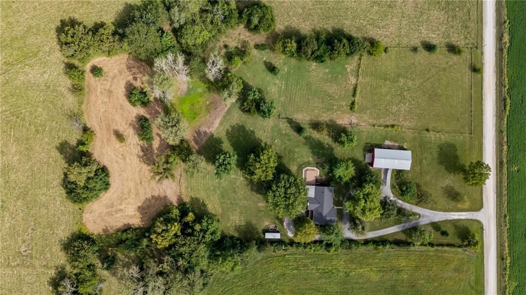 24540 Mission Belleview Road — photo 32