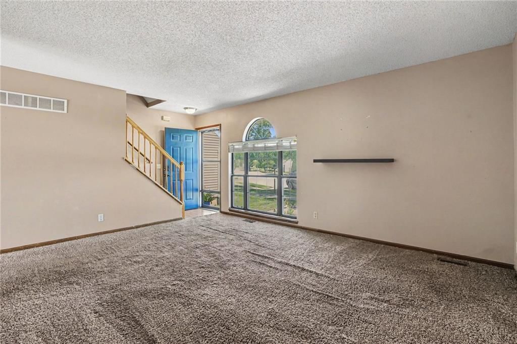216 Stonebridge Lane — photo 3