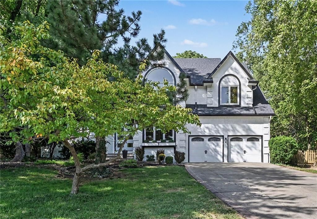 8225 NW Weatherby Drive, Weatherby Lake, MO