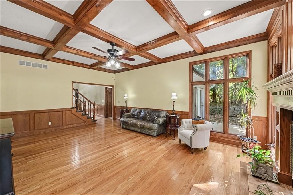 Tall ceilings, open floor plan and hardwood floors at 8225 NW Weatherby Drive, Weatherby Lake, MO 64152