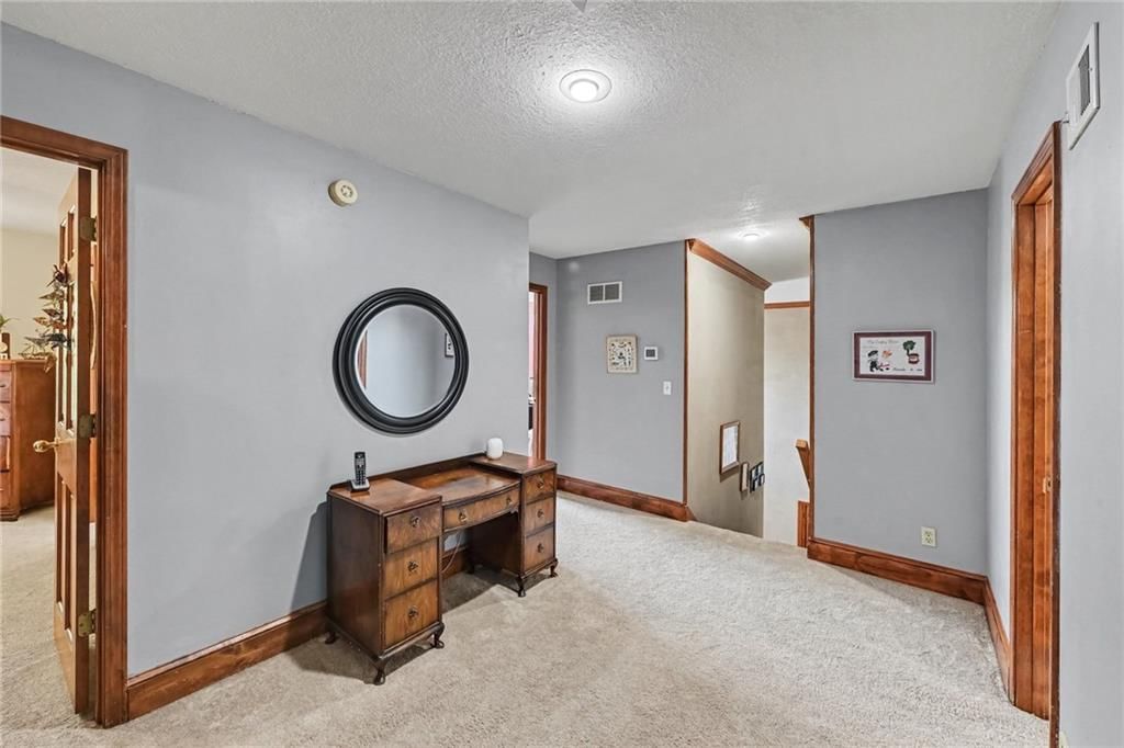 Accent wall at 8225 NW Weatherby Drive, Weatherby Lake, MO 64152