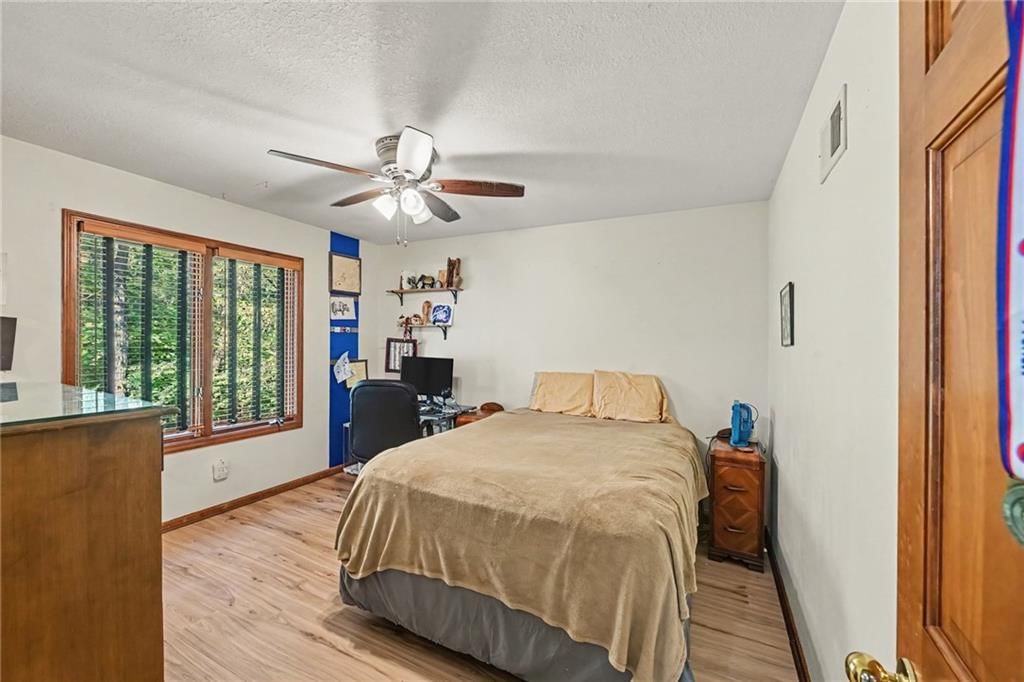 Photo 27 of 44 - 8225 NW Weatherby Drive, Weatherby Lake, MO 64152