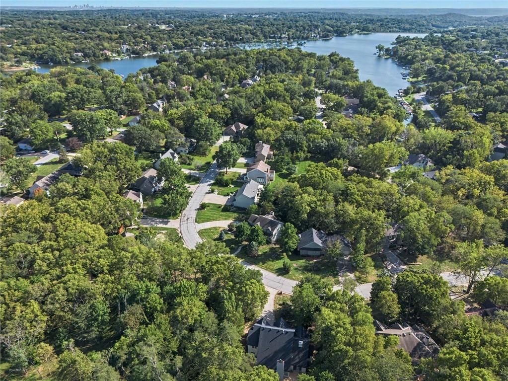 Photo 38 of 44 - 8225 NW Weatherby Drive, Weatherby Lake, MO 64152