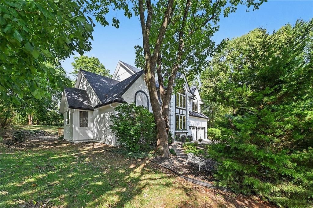 Photo 40 of 44 - 8225 NW Weatherby Drive, Weatherby Lake, MO 64152