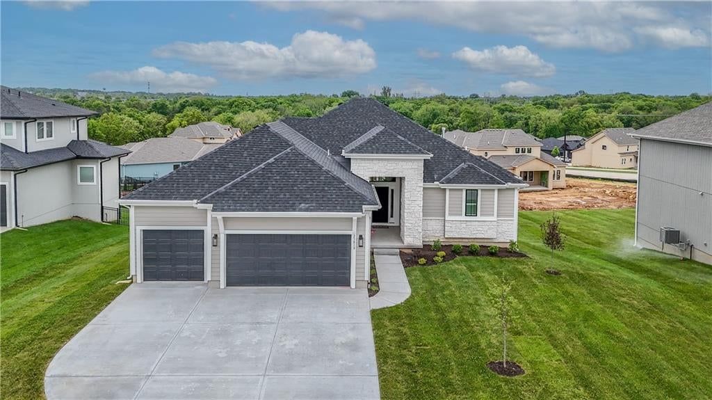 5902 McCormick Drive, Shawnee, KS