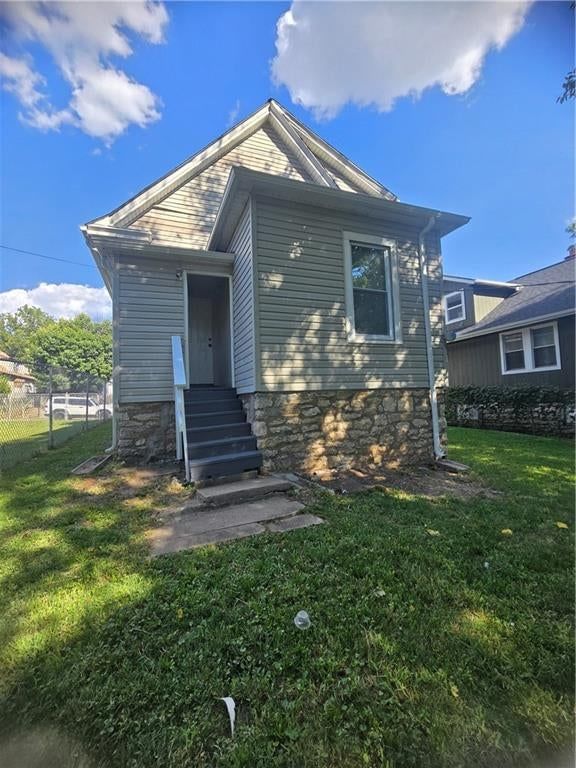 Photo 7 of 41 - 2522 Norton Avenue, Kansas City, MO 64130