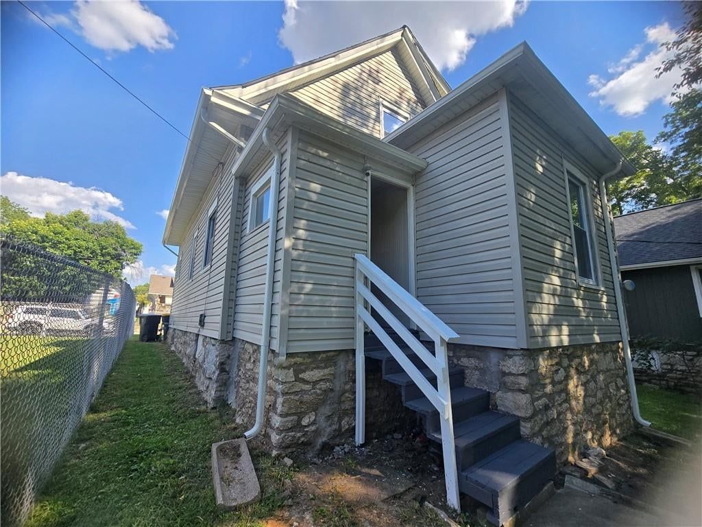Photo 8 of 41 - 2522 Norton Avenue, Kansas City, MO 64130