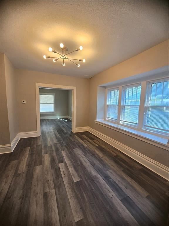 Photo 13 of 41 - 2522 Norton Avenue, Kansas City, MO 64130