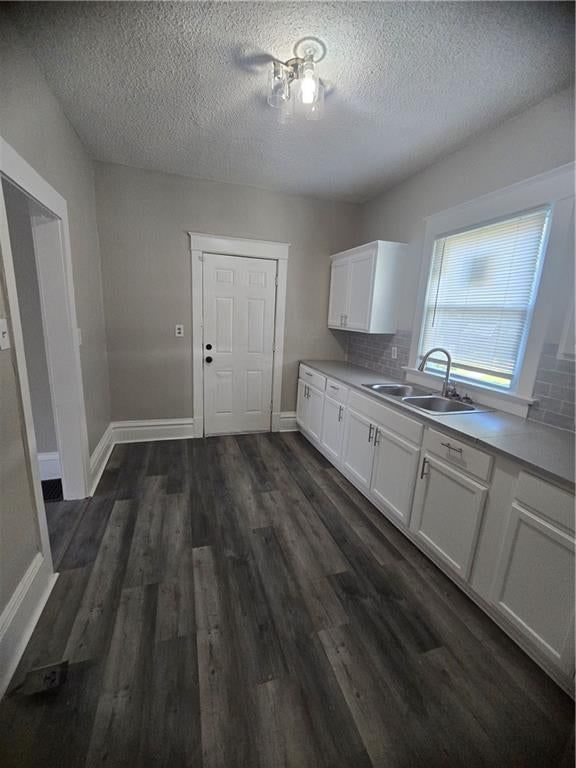 Photo 16 of 41, 2522 Norton Avenue, Kansas City, MO 64130