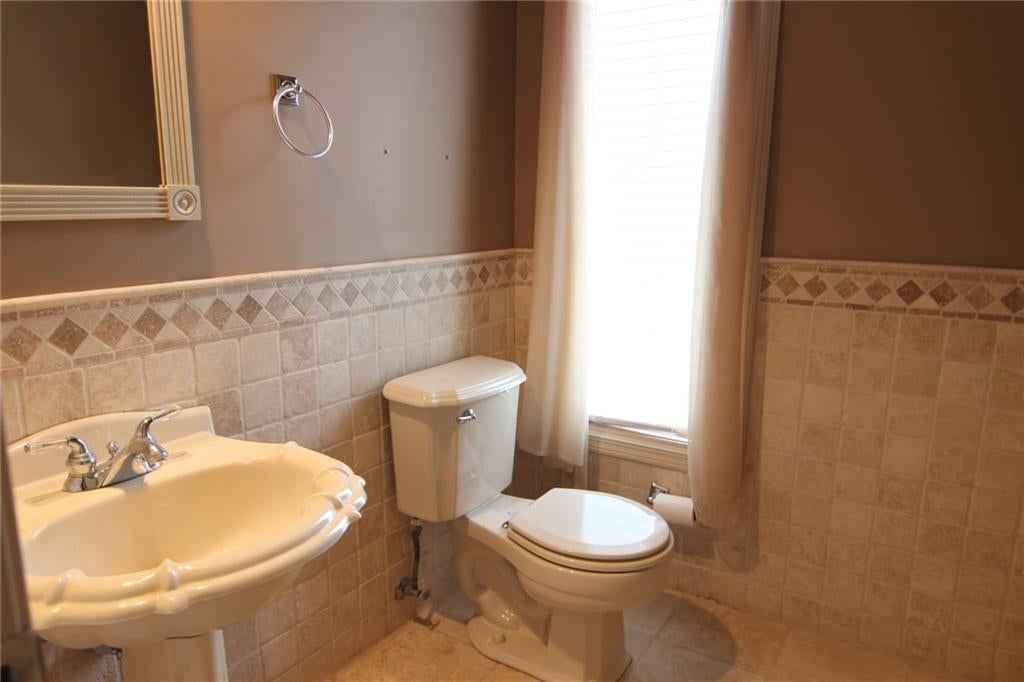 Photo 4 of 36 - 12817 W 116th Street, Overland Park, KS 66210