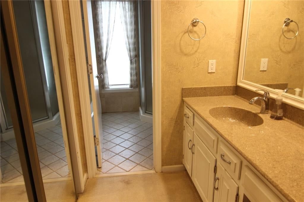 Photo 7 of 36 - 12817 W 116th Street, Overland Park, KS 66210