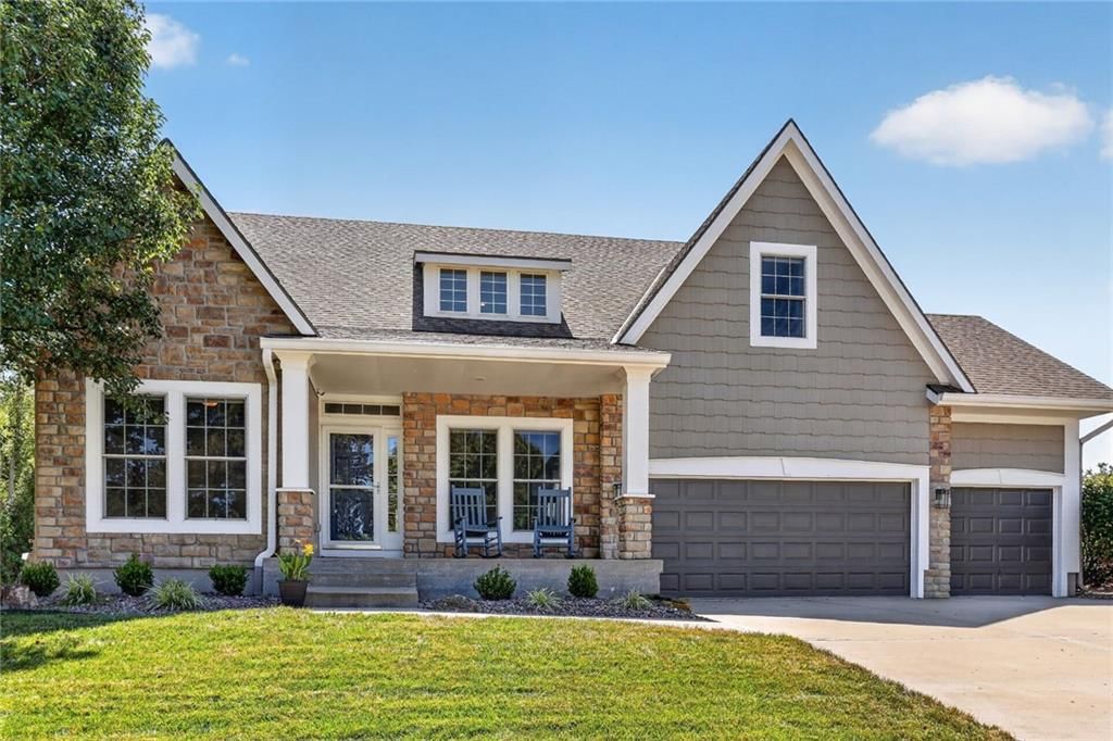 6101 LAKECREST Drive — photo 1