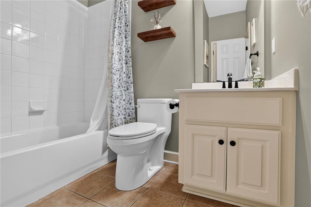 6101 LAKECREST Drive — photo 3