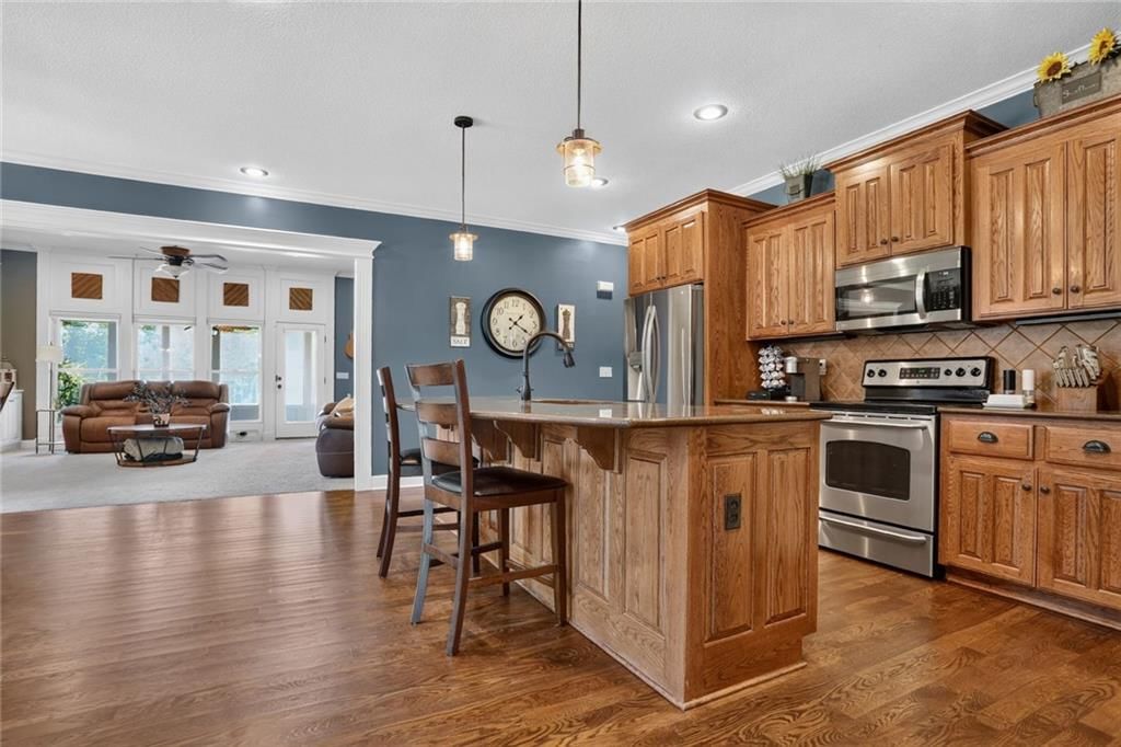 6101 LAKECREST Drive — photo 5