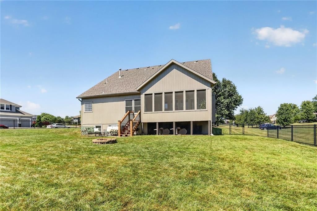 6101 LAKECREST Drive — photo 30