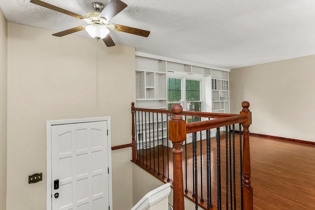 11204 W 51st Terrace — photo 2